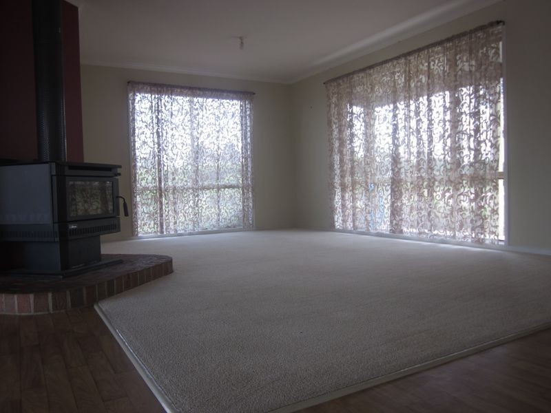 13 LLowalong Road, Stratford VIC 3862