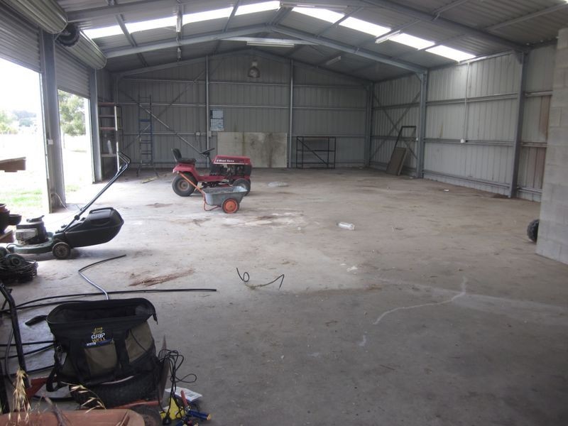 13 LLowalong Road, Stratford VIC 3862