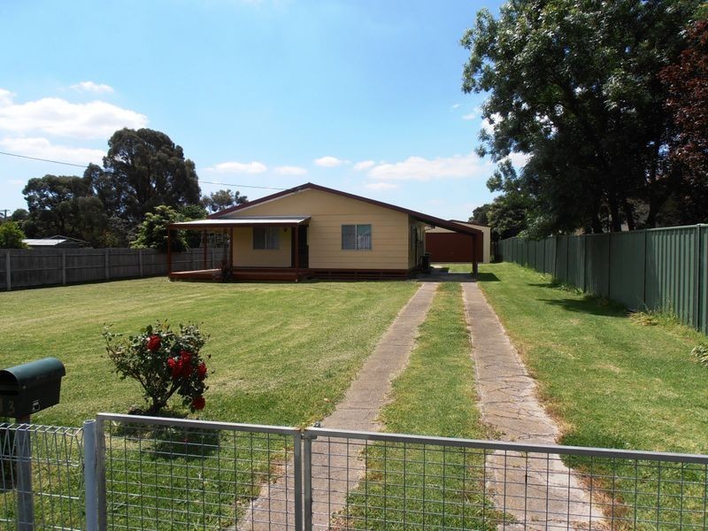 13 Niel Street, Stratford VIC 3862