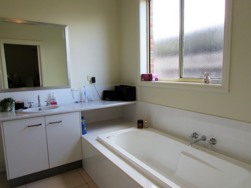 2/121 Marley Street, Sale VIC 3850