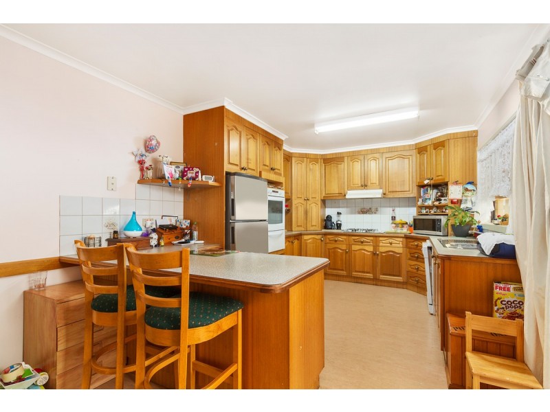 65 Jackson Avenue, Sale VIC 3850