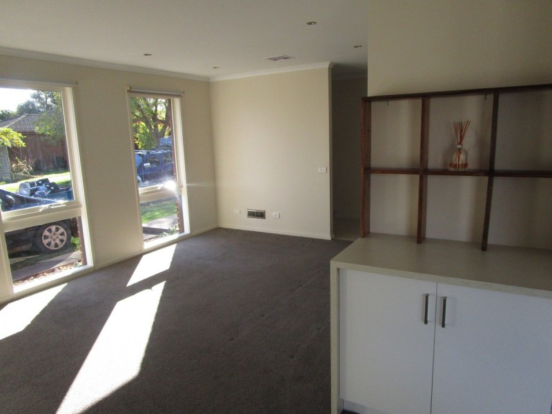 1/8 Ashley Court, Sale VIC 3850