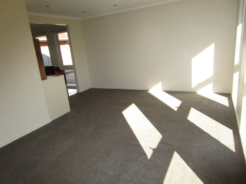 1/8 Ashley Court, Sale VIC 3850