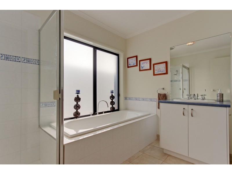 4 Blanks Court, Wurruk VIC 3850