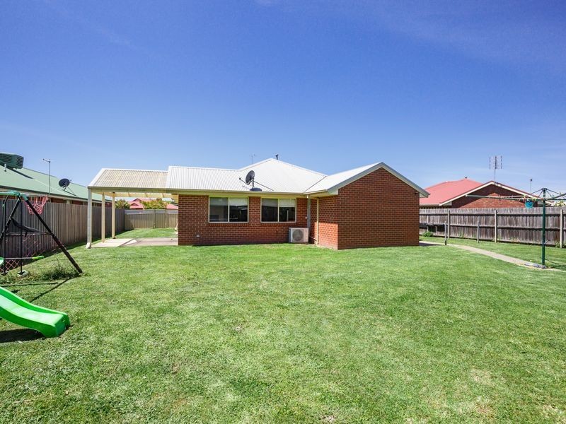 3 Pelican Court, Sale VIC 3850