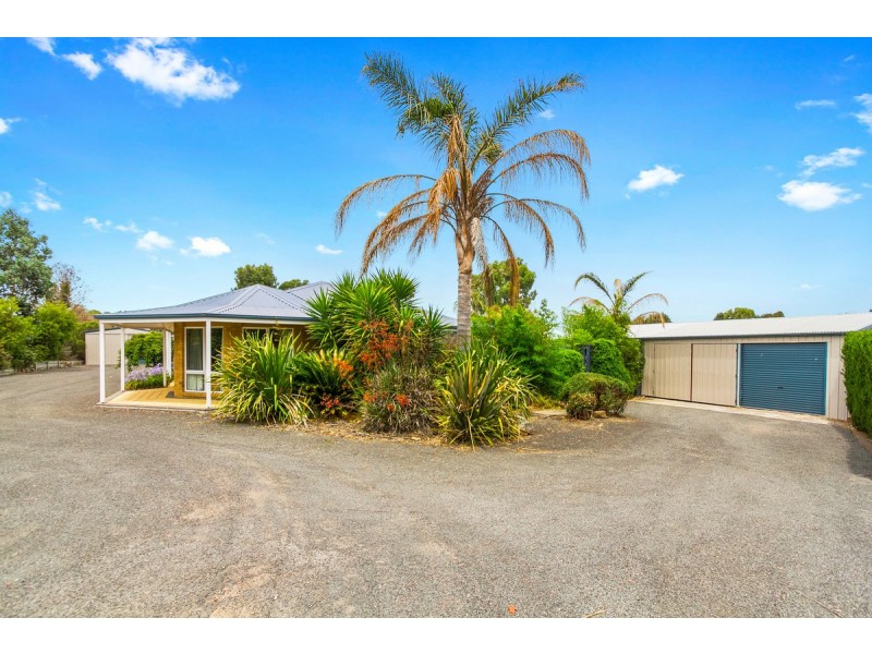 11 Galway Drive, Stratford VIC 3862