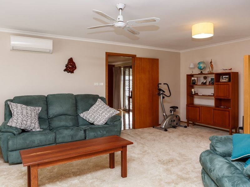 24 Jones Street, Stratford VIC 3862