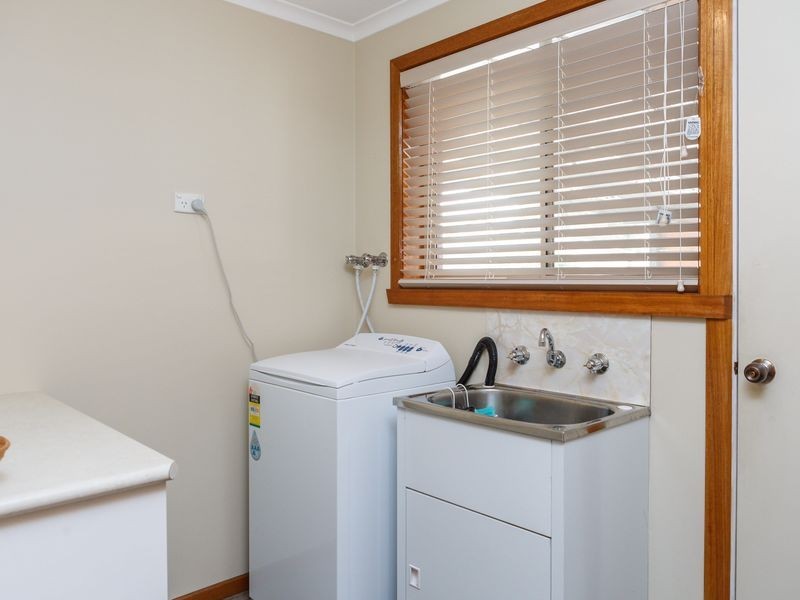 24 Jones Street, Stratford VIC 3862