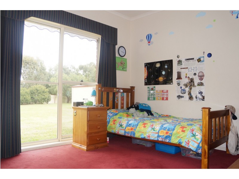 9 Finegan Court, Sale VIC 3850