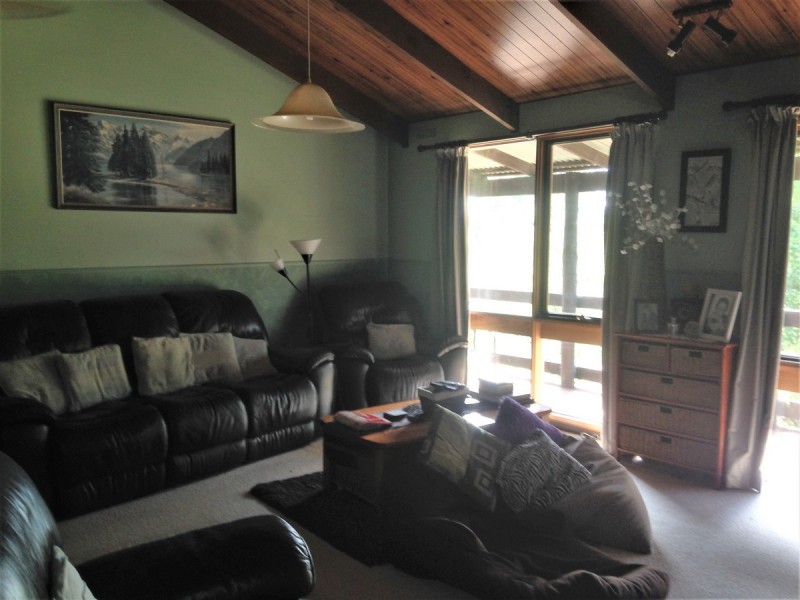 327 Redbank Road, Stratford VIC 3862