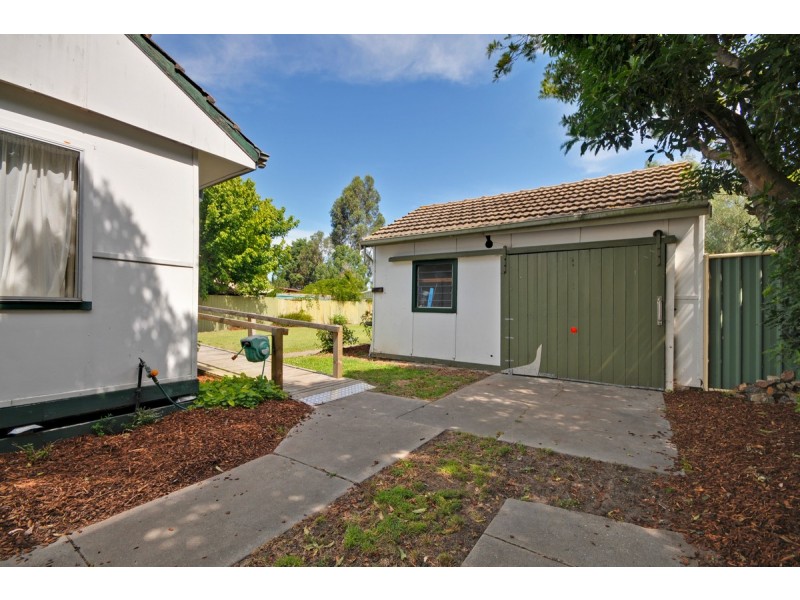 28 Blackburn Street, Stratford VIC 3862