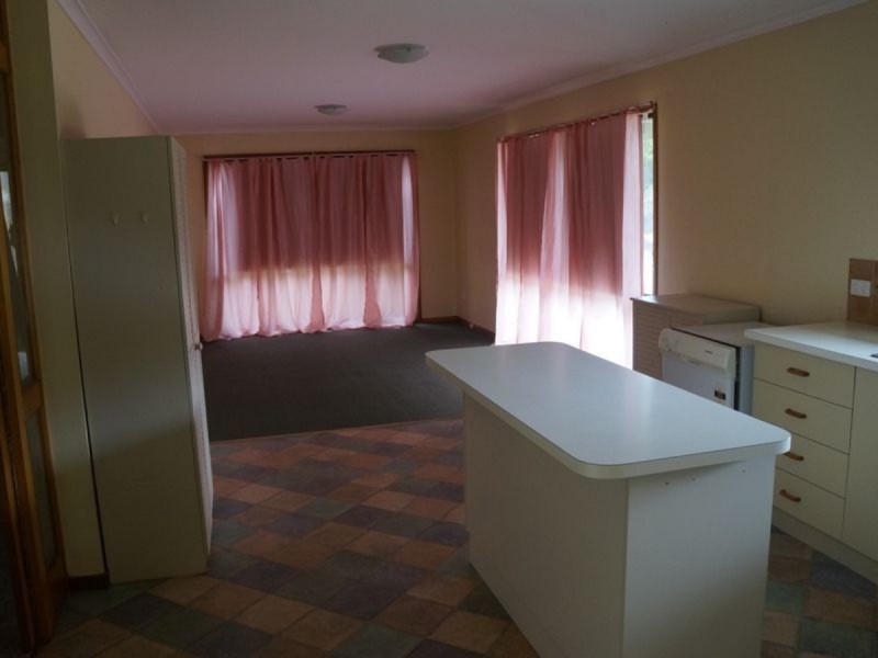 13 Pinetree Court, Seaspray VIC 3851