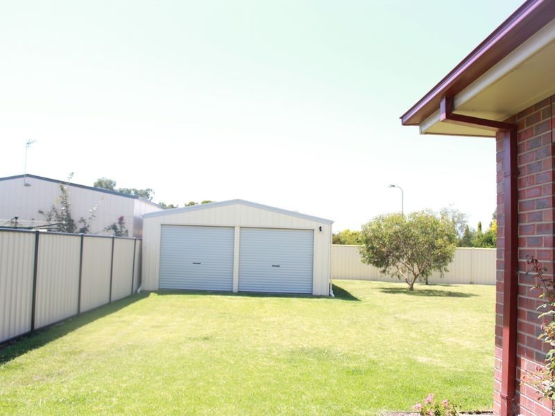 27 Marilyn Way, Sale VIC 3850