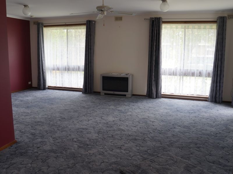 2 Aspect Court, Sale VIC 3850