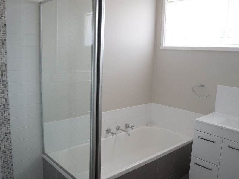 2 Aspect Court, Sale VIC 3850
