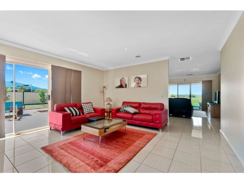 1 Sarah Court, Wurruk VIC 3850