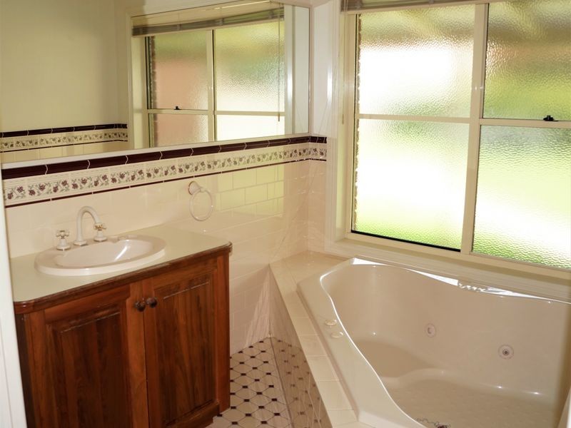 9 Finegan Court, Sale VIC 3850