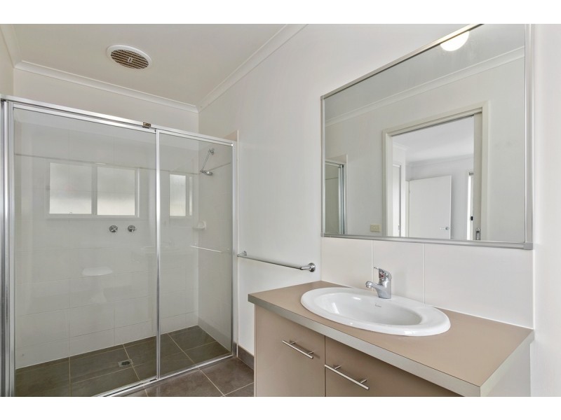 2/1C Duke Street, Maffra VIC 3860