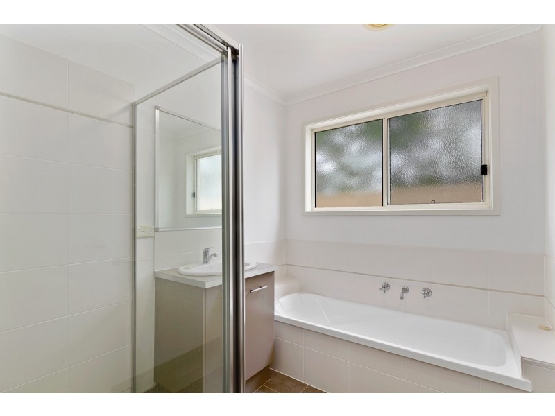 2/1C Duke Street, Maffra VIC 3860