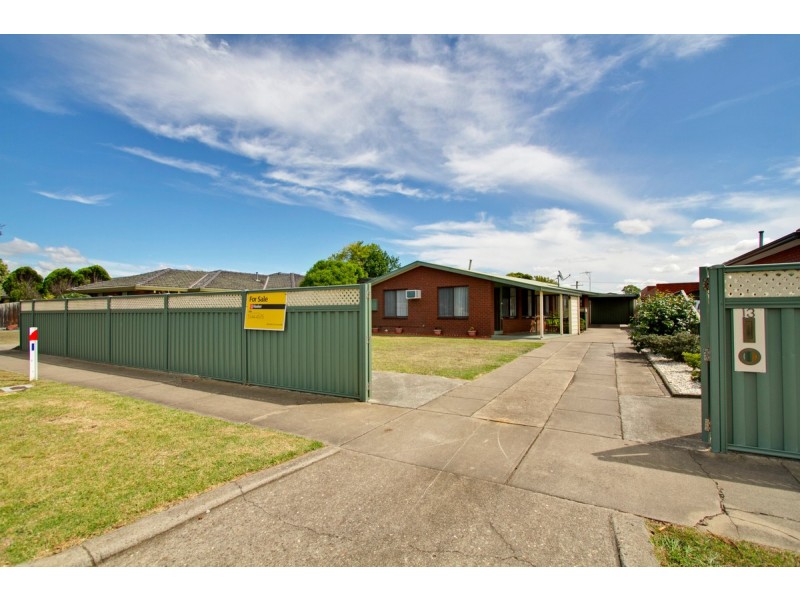13 Cedar Street, Sale VIC 3850