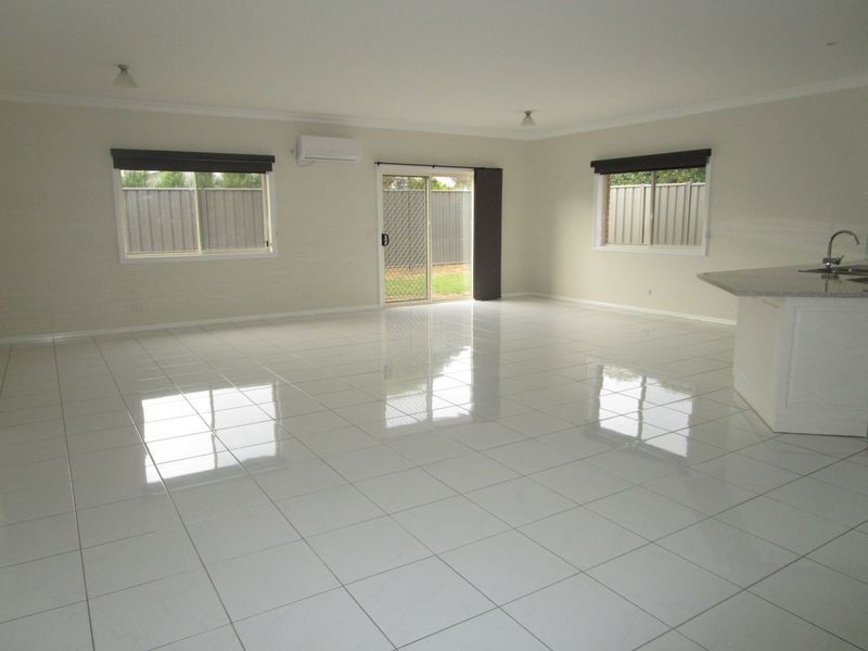 44 Mark Avenue, Sale VIC 3850