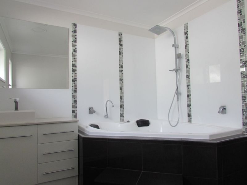 2 Stafford Drive, Sale VIC 3850