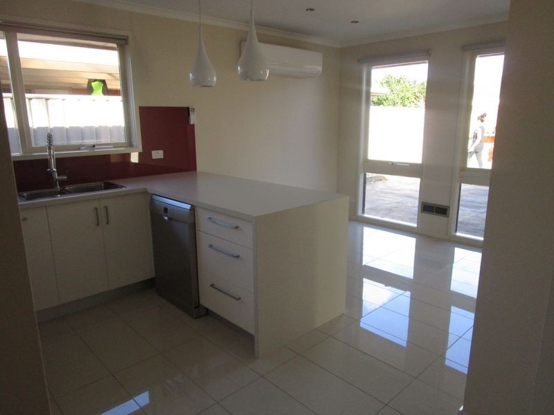 1/8 Ashley Court, Sale VIC 3850