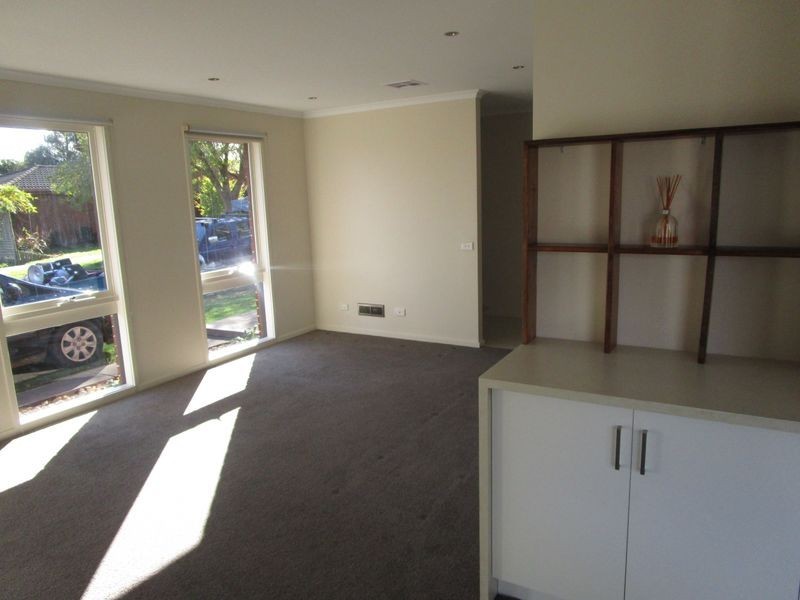 1/8 Ashley Court, Sale VIC 3850