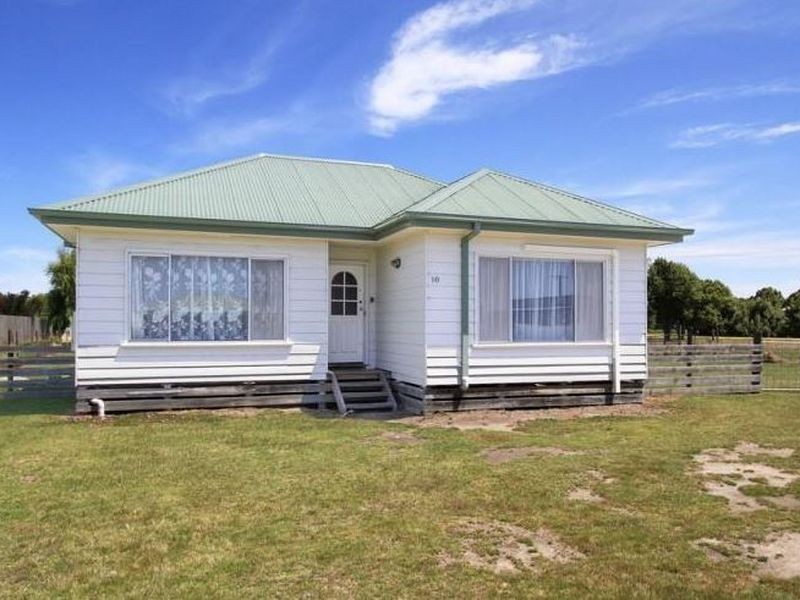 10 Centre Road, Seaspray VIC 3851