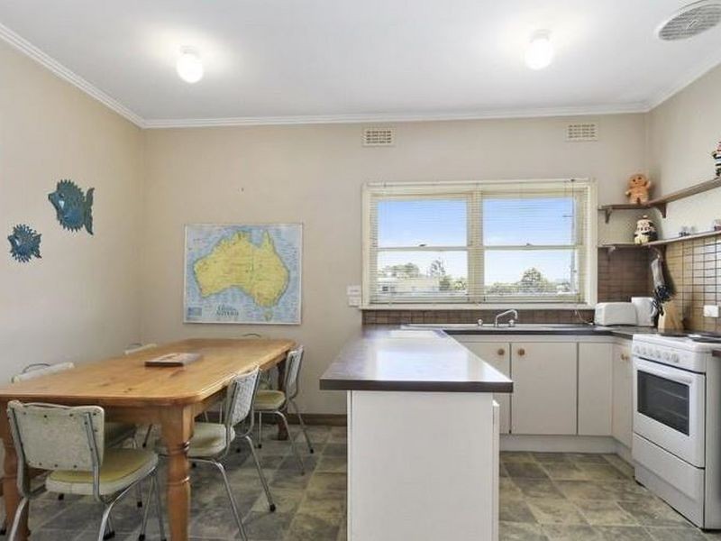 10 Centre Road, Seaspray VIC 3851