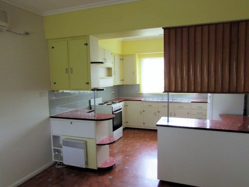 64 Mcfarlane Street, Stratford VIC 3862