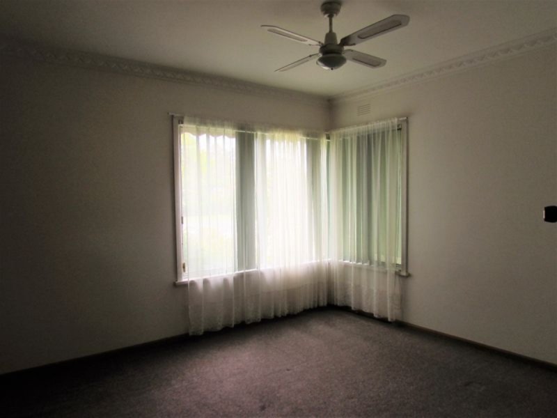 64 Mcfarlane Street, Stratford VIC 3862