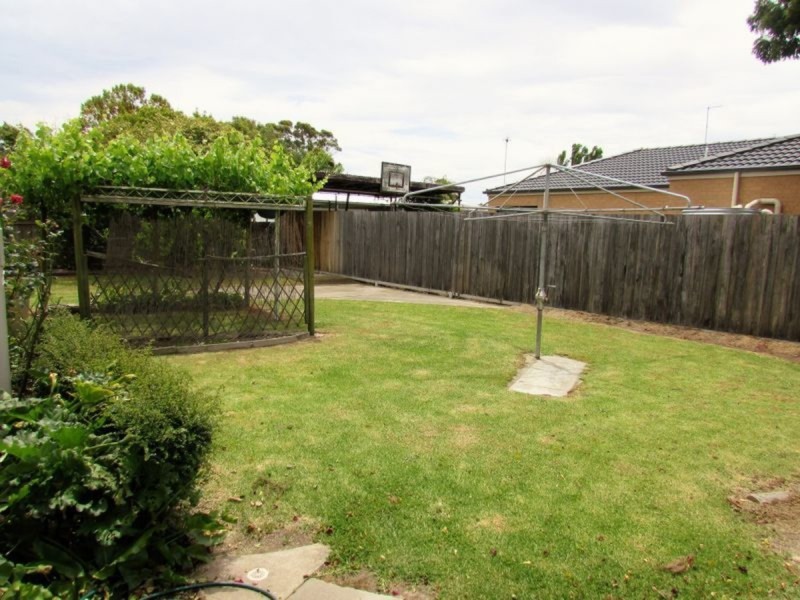 64 Mcfarlane Street, Stratford VIC 3862