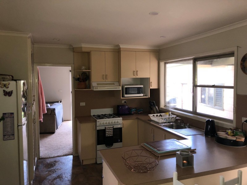 34 Jackson Avenue, Sale VIC 3850