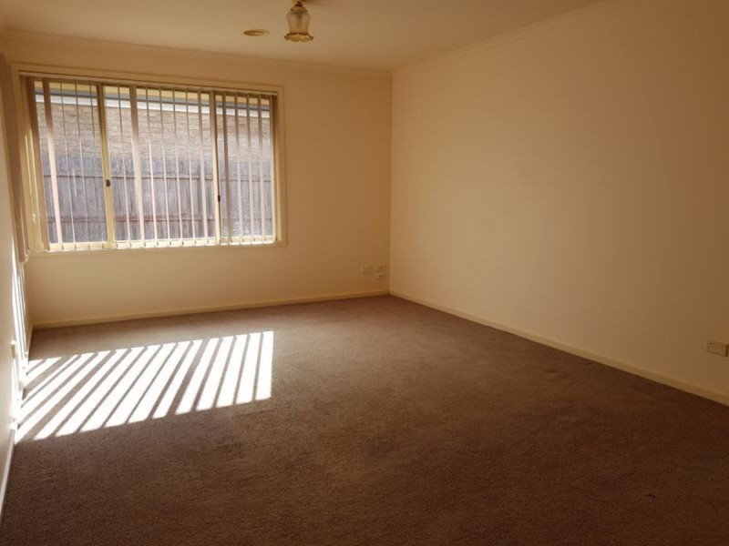 11 Cranswick Crescent, Sale VIC 3850