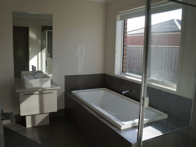 15 Cantwell Drive, Sale VIC 3850