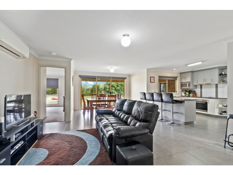 2 Davis Street, Stratford VIC 3862