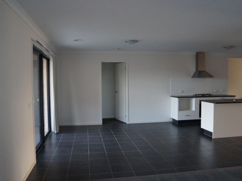 41 Woondella Boulevard, Sale VIC 3850