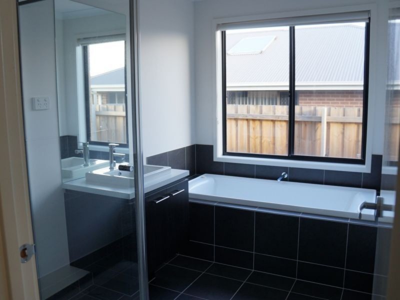 41 Woondella Boulevard, Sale VIC 3850
