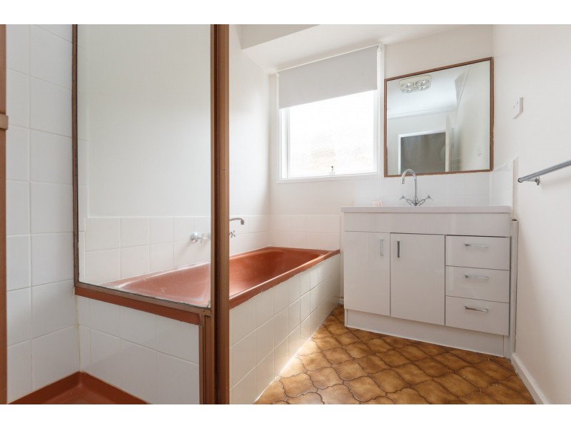 71 Montgomery Street, Sale VIC 3850