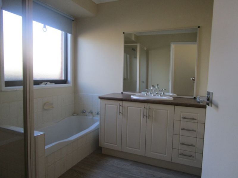 Unit/1/8 Trood Street, Sale VIC 3850