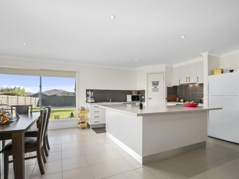 43 Glebe Drive, Sale VIC 3850