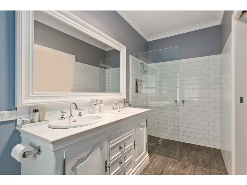 77 Gerrand Drive, Longford VIC 3851