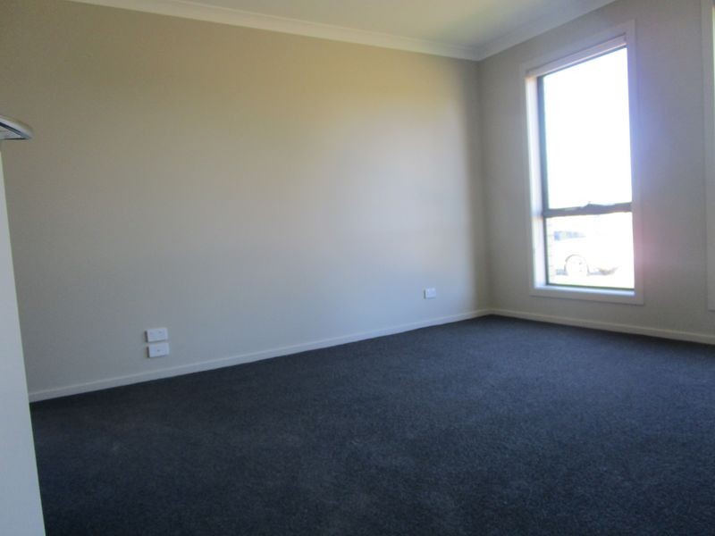 27 Woondella Boulevard, Sale VIC 3850