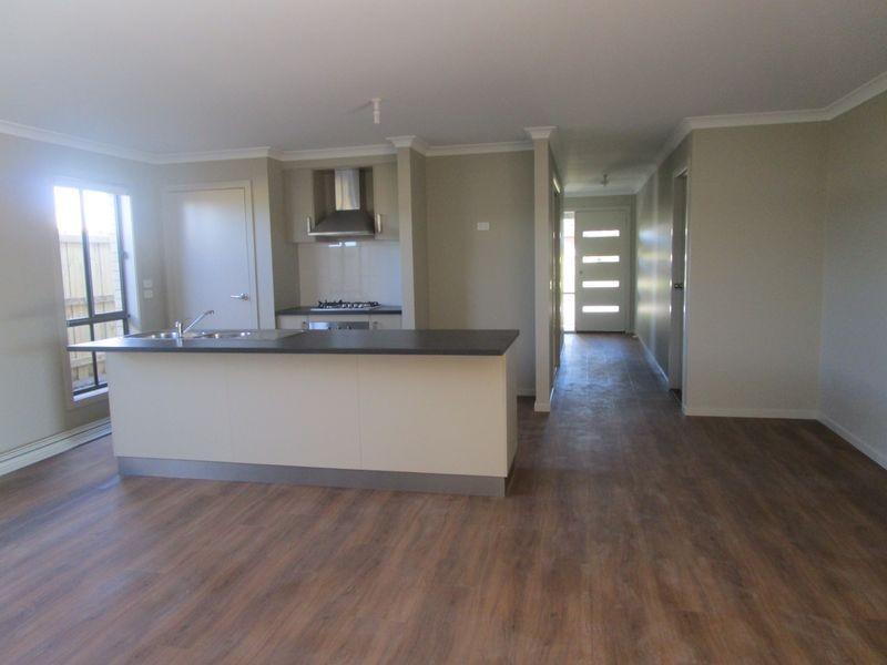 27 Woondella Boulevard, Sale VIC 3850