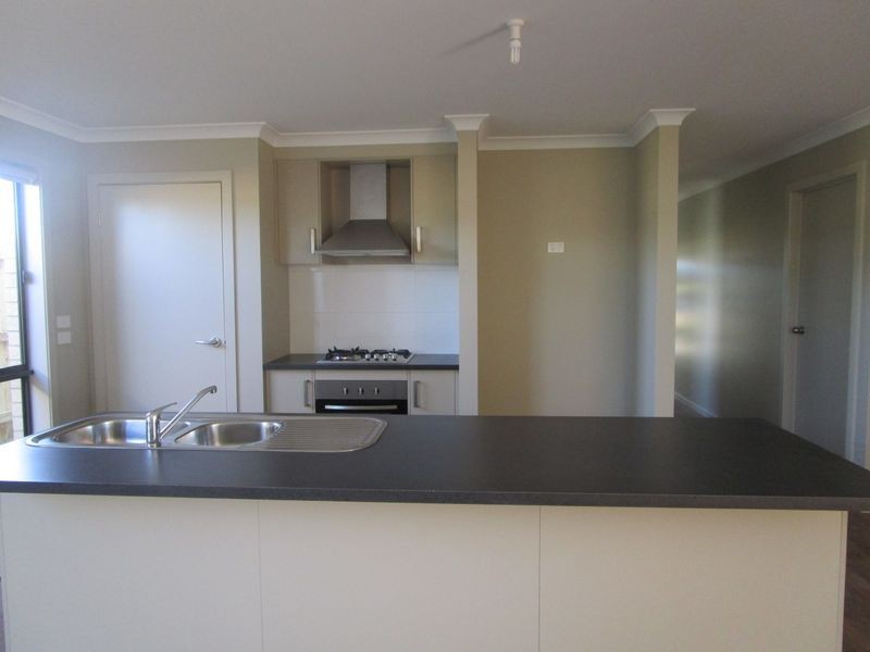 27 Woondella Boulevard, Sale VIC 3850