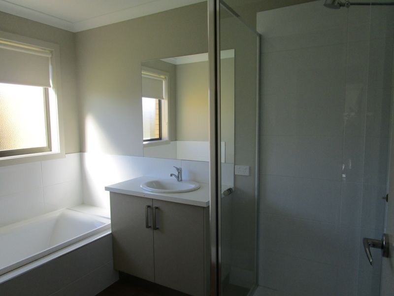 27 Woondella Boulevard, Sale VIC 3850