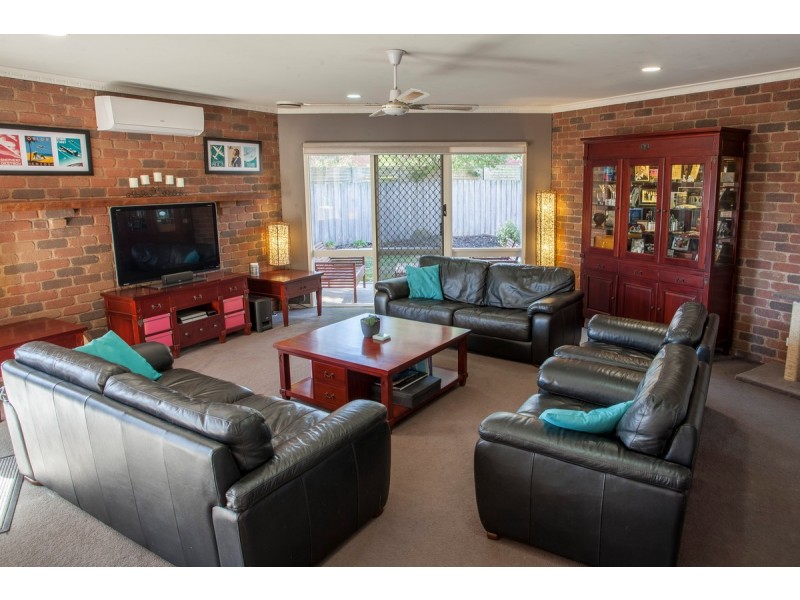 16 Yvette Close, Sale VIC 3850