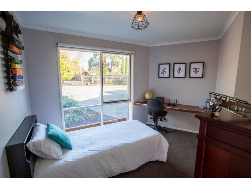 16 Yvette Close, Sale VIC 3850