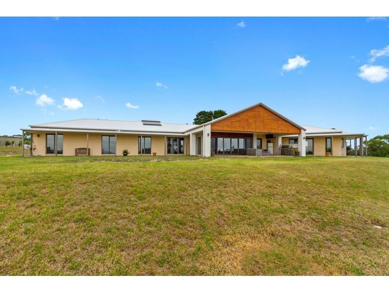 22 William Court, Longford VIC 3851